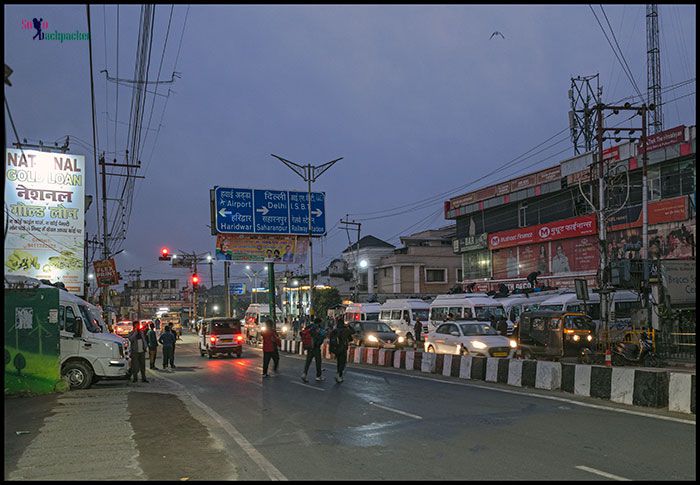 Vehicle lining up at Prince Chowk, Dehradun