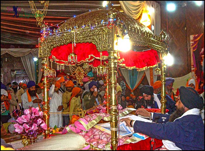 Ardas (Prayer) in the Gurudwara Ardas (Prayer) in the Gurudwara
